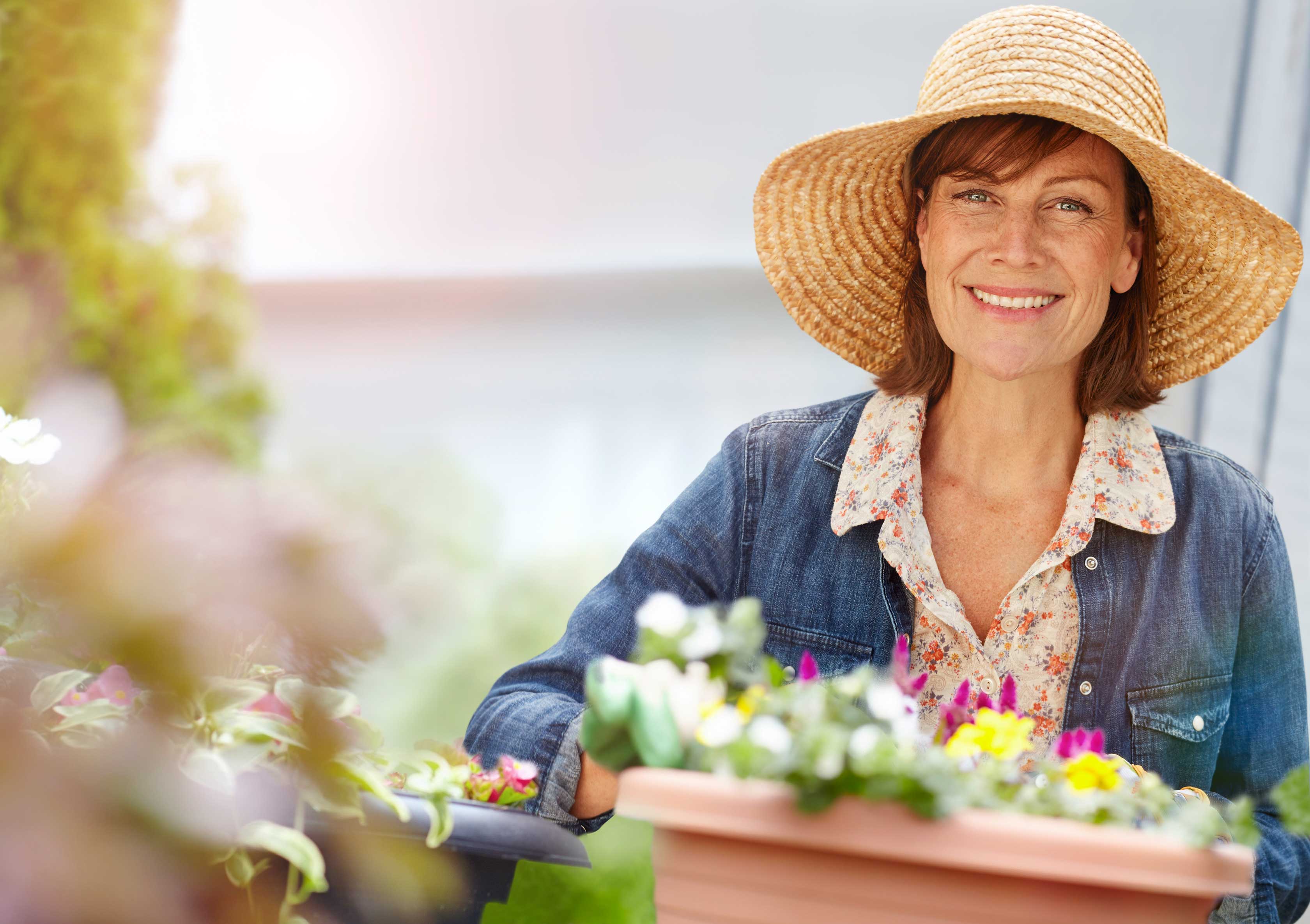 lifestyle women garden